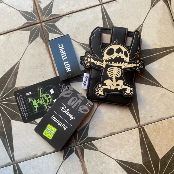 Loungefly Disney Stitch Skeleton Backpack Cardholder LIMITED EDITION Glow In Dar - Picture 4 of 16